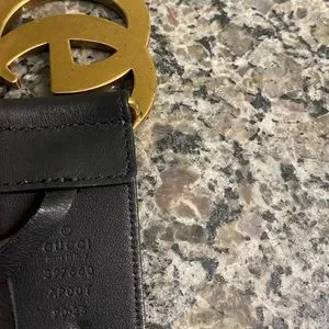 Gucci Belt. “Leather belt with Double G Buckle”. Purchased for $490. Gucci Belt Double G Buckle with Snake Black in Leather with  main image 2